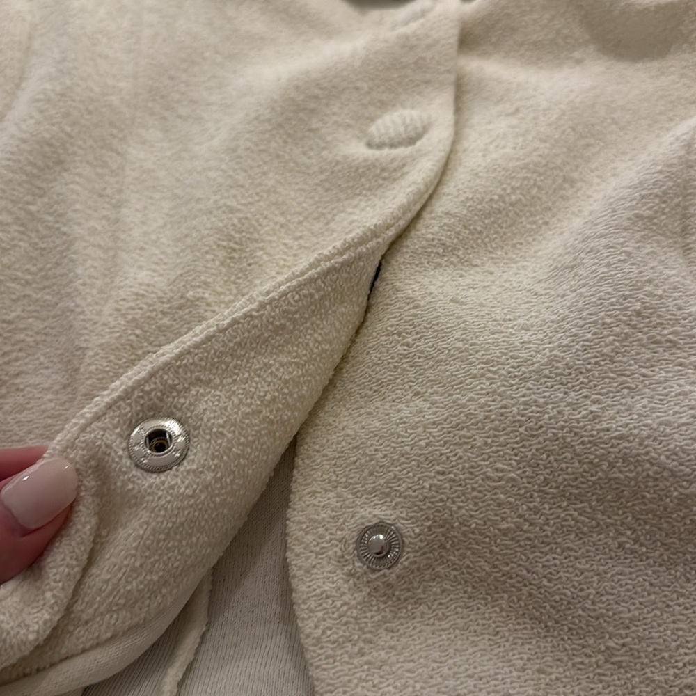New H&M Button Top - Picture 5 of 5